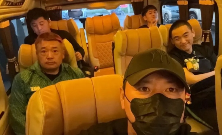 国安教练组现场观赛泰超，本周和两支当地球队热身后回国