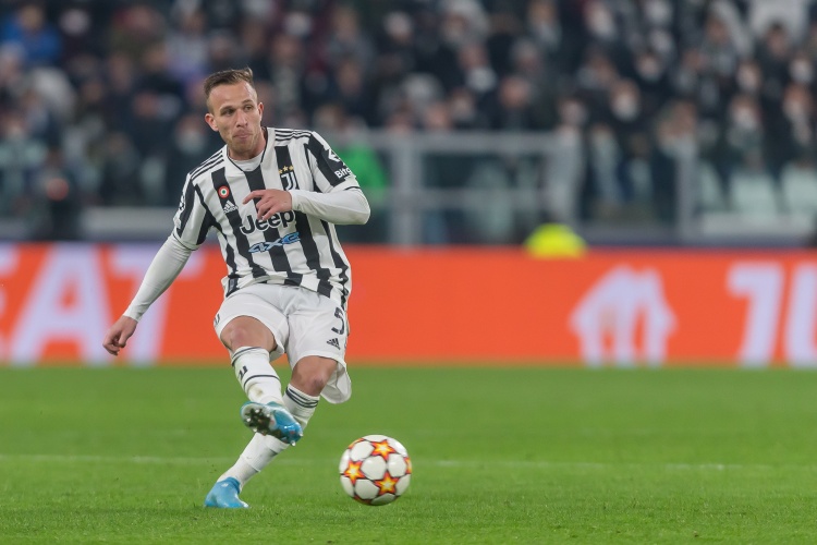  经纪人：税务问题阻止了阿图尔加盟桑托斯，内马尔曾推动他加盟