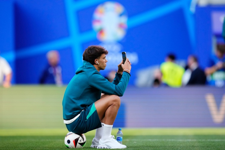  英媒：米兰计划赛季结束后与切尔西谈判，尝试永久性签下菲利克斯